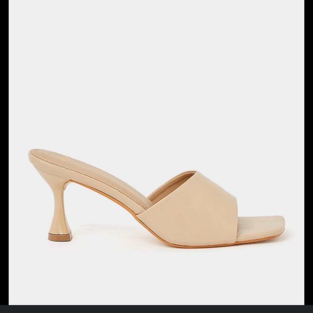 Jeffrey Campbell Mr.Big Patent Leather Tan Heels Revolve Fall Classic Casual $99